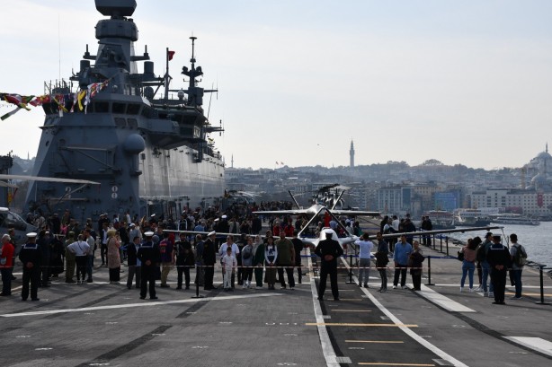 Foto - TCG Anadolu'dan müthiş haber