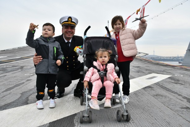 Foto - TCG Anadolu'dan müthiş haber