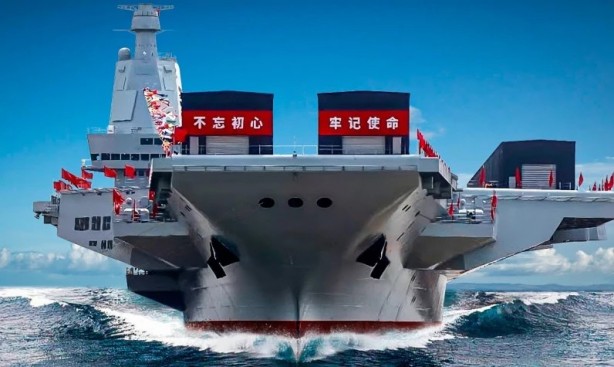 Foto - TCG Anadolu'ya şok rakip! Uydu fotoğrafı gündemi altüst etti