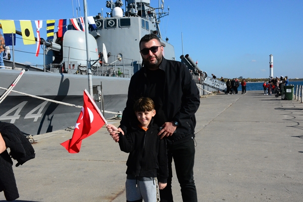 Foto - "TCG Rüzgar" kapılarını vatandaşlara açtı