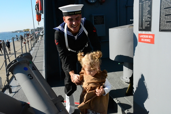 Foto - "TCG Rüzgar" kapılarını vatandaşlara açtı