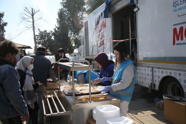 Foto - TDV Kadın ve Gençlik Kolları 51 bini aşkın gönüllüsüyle yaraları sarıyor