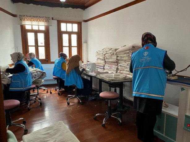 Foto - TDV Kadın ve Gençlik Kolları 51 bini aşkın gönüllüsüyle yaraları sarıyor