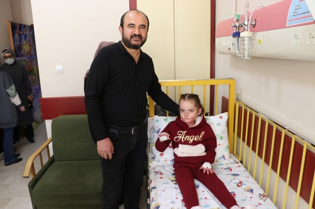 Foto - Tedavi edilen 6 kelebek hastası ilk kez katı gıdayla beslendi