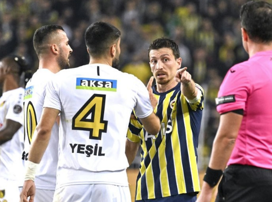 Foto - Tedirgin eden öngörü... Çekirge bu kez ters sıçradı!