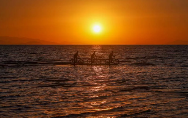 Foto - Tedirginlik her geçen gün artıyor! Gölün içinde bisiklet keyfi