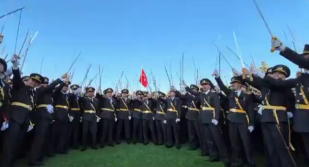 Foto - Teğmenlere önce sahip çıkan Yiğit Bulut'tan yeni açıklama geldi: Son nokta koyuldu anlayana