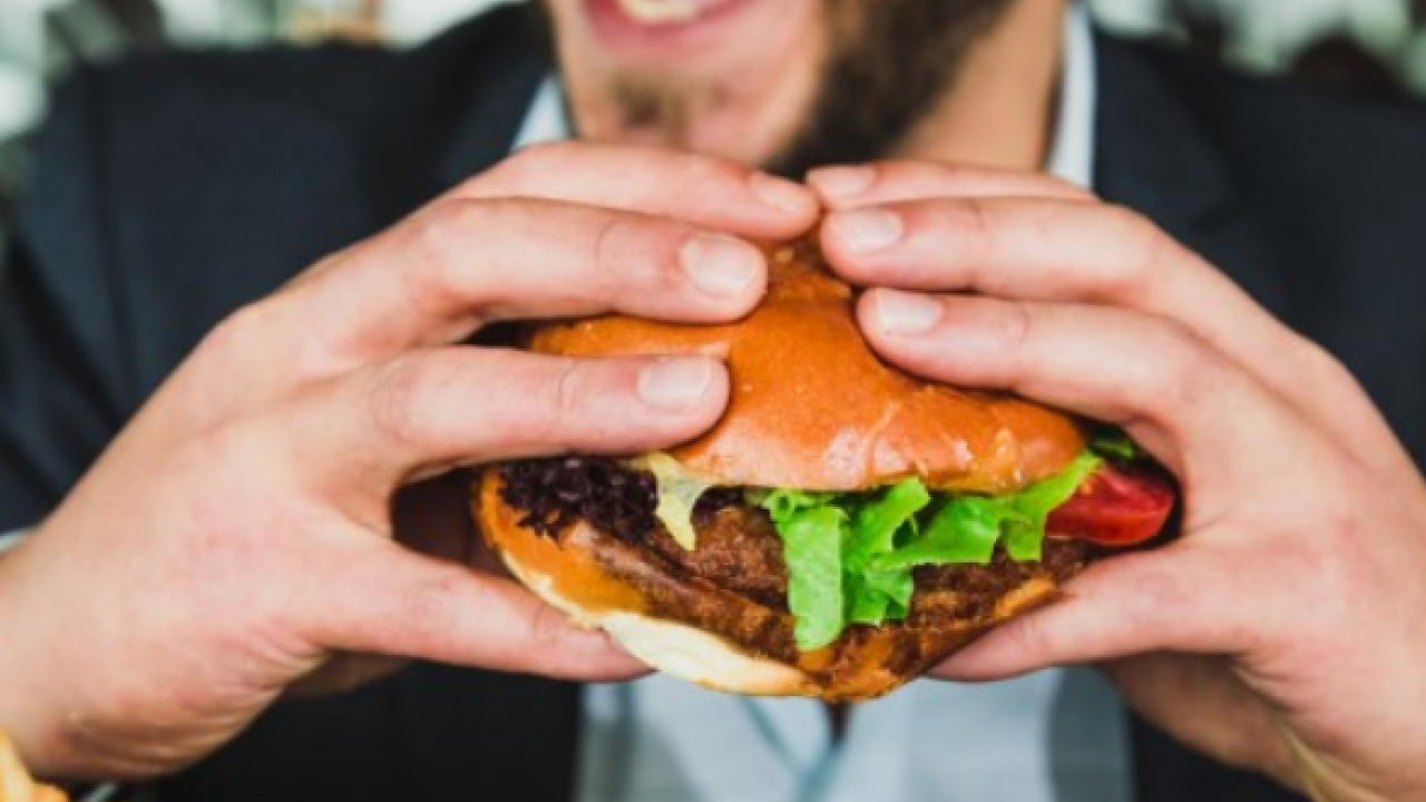 Foto - Yemek yerken suçlu hissetmek: Görünmeyen tehdit! Yemek yedikten sonra kendinizi kötü hissediyor musunuz?