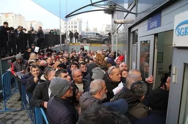 Foto - Tehlike çanları çalıyor! Bu gidişle herkes yatacak! İşte emeklilerin çalışanları geçtiği yerler