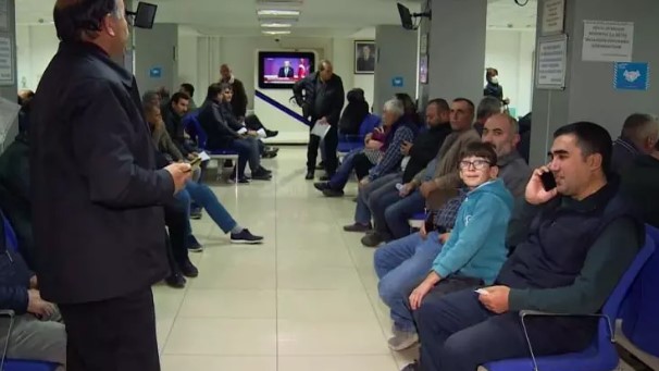 Foto - Tehlike çanları çalıyor! Bu gidişle herkes yatacak! İşte emeklilerin çalışanları geçtiği yerler