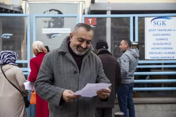 Foto - Tehlike çanları çalıyor! Bu gidişle herkes yatacak! İşte emeklilerin çalışanları geçtiği yerler