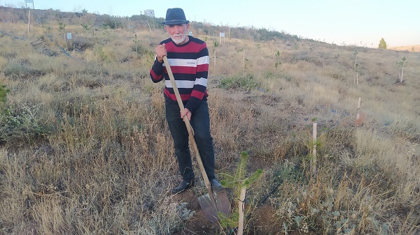 Foto - Tek amacı bozkırı yeşertmek