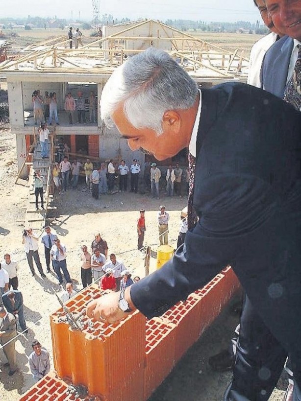 Foto - Tek bakan değil tüm kabine bölgede