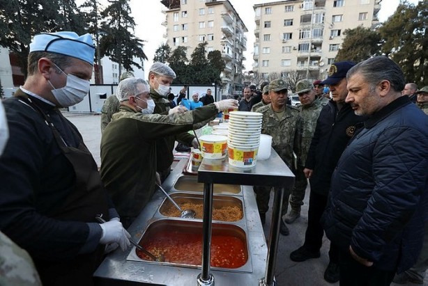 Foto - Tek bakan değil tüm kabine bölgede