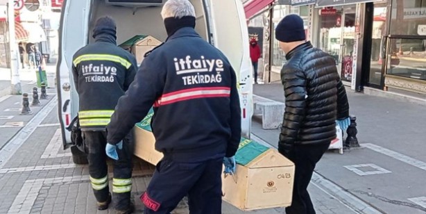 Tek başına kaldığı metruk dükkânda yanarak can verdi