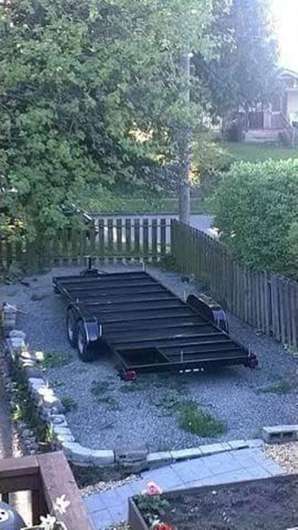 Tek başına taşınabilir ev yaptı!