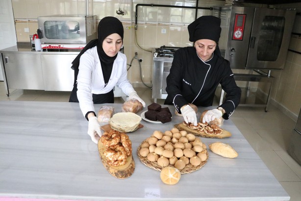 Foto - "Tek çözüm bu" diyerek duyurdular... Burada ekmekler ücretsiz!