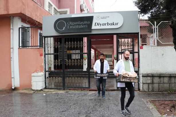 Foto - "Tek çözüm bu" diyerek duyurdular... Burada ekmekler ücretsiz!