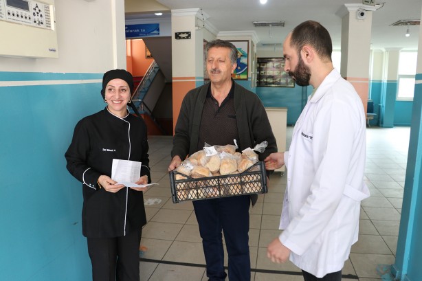 Foto - "Tek çözüm bu" diyerek duyurdular... Burada ekmekler ücretsiz!