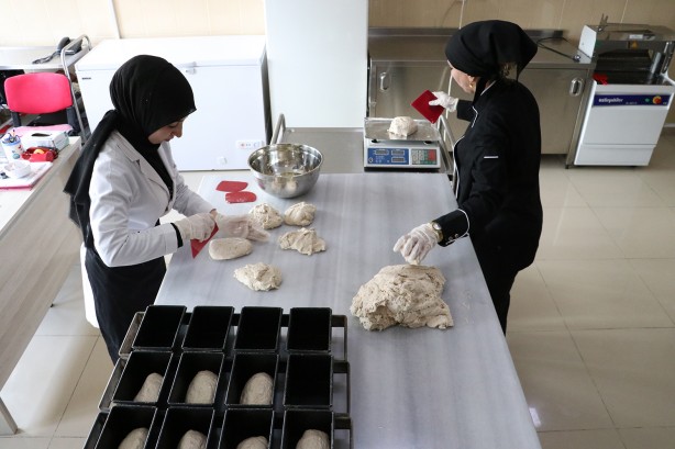 Foto - "Tek çözüm bu" diyerek duyurdular... Burada ekmekler ücretsiz!