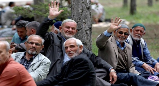 Foto - Tek kuruş ödemeyecekler! Emeklilere yeni bir destek paketi açıklandı
