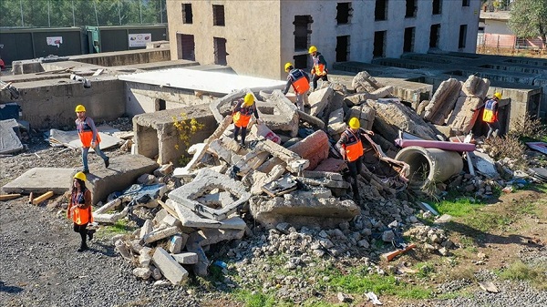 Foto - Tek tek sıraladı! Ahmet Ercan 7 büyüklüğünde deprem yaşanacak illeri açıkladı