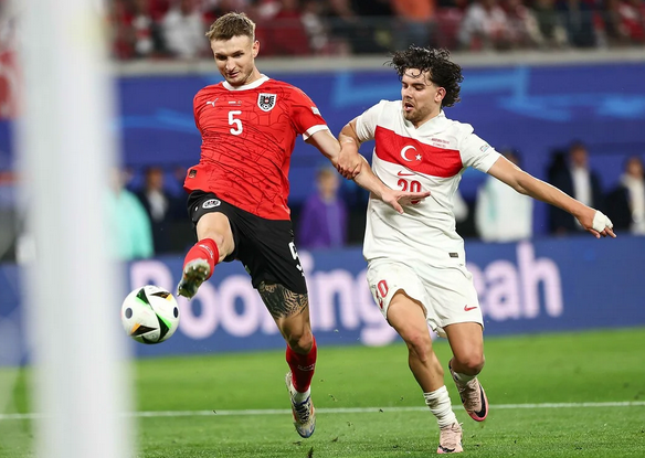 Foto - Tek yapmanız gereken bu adamı yakalamak! Ferdi Kadıoğlu'ndan yeni rekor! EURO 2024 tarihine geçti