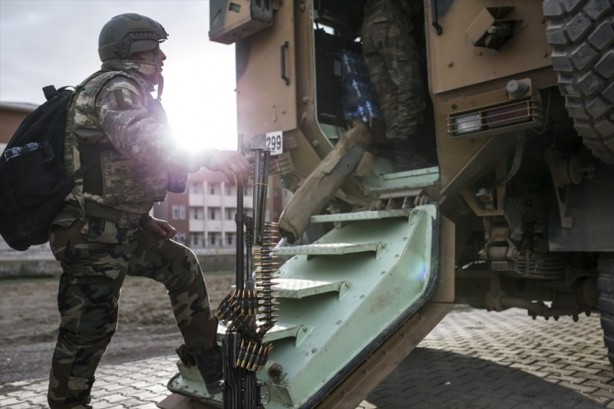 Foto - Tekbir, dua ve "komando andı" okuyarak Yüksekova'dan ayrılıyorlar