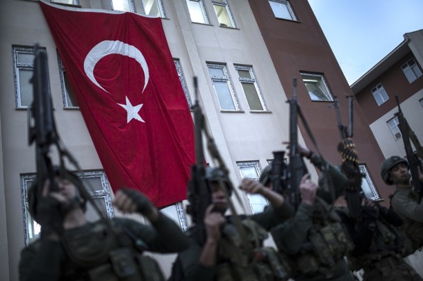 Foto - Tekbir, dua ve "komando andı" okuyarak Yüksekova'dan ayrılıyorlar