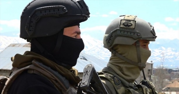 Foto - Tekbir, dua ve "komando andı" okuyarak Yüksekova'dan ayrılıyorlar