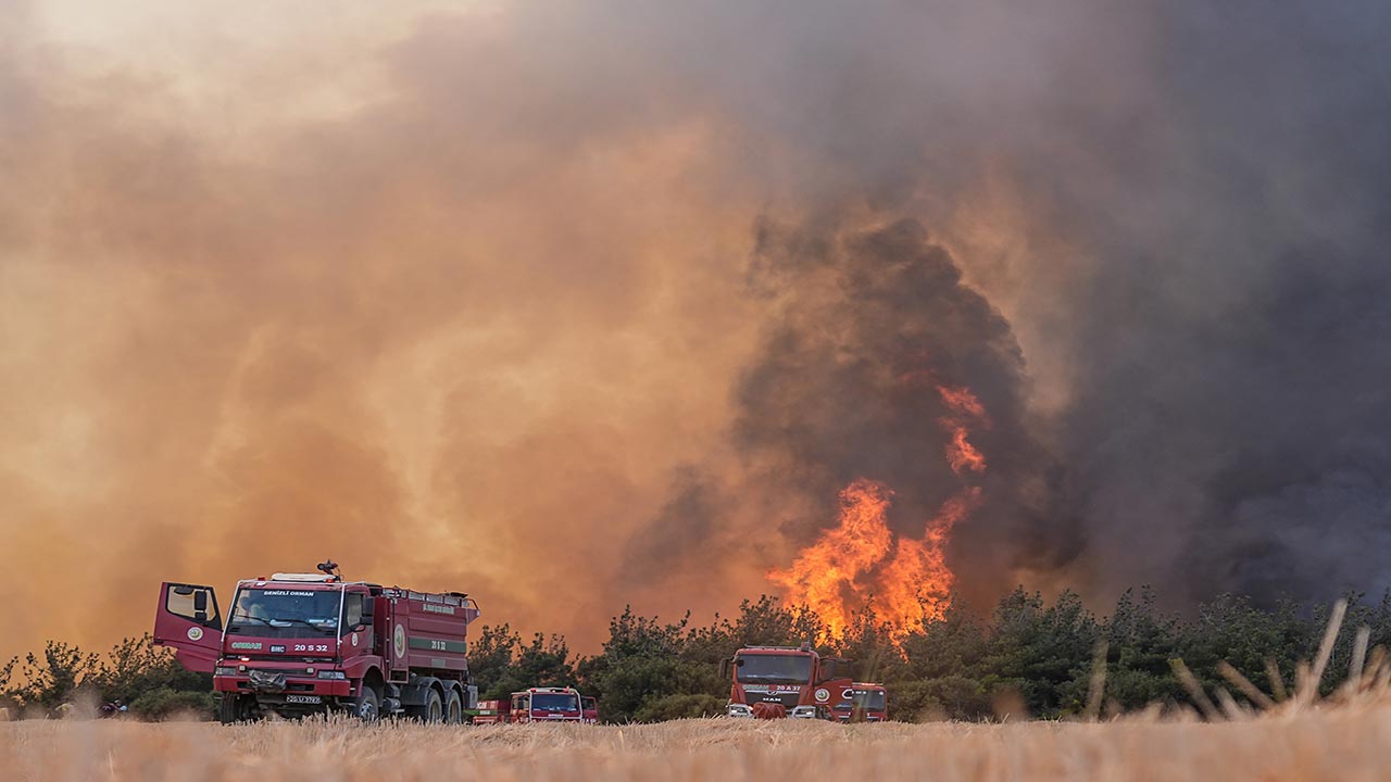 Foto - Tekirdağ ve Çanakkale yanıyor! Orman yangını otoyolu kapattı
