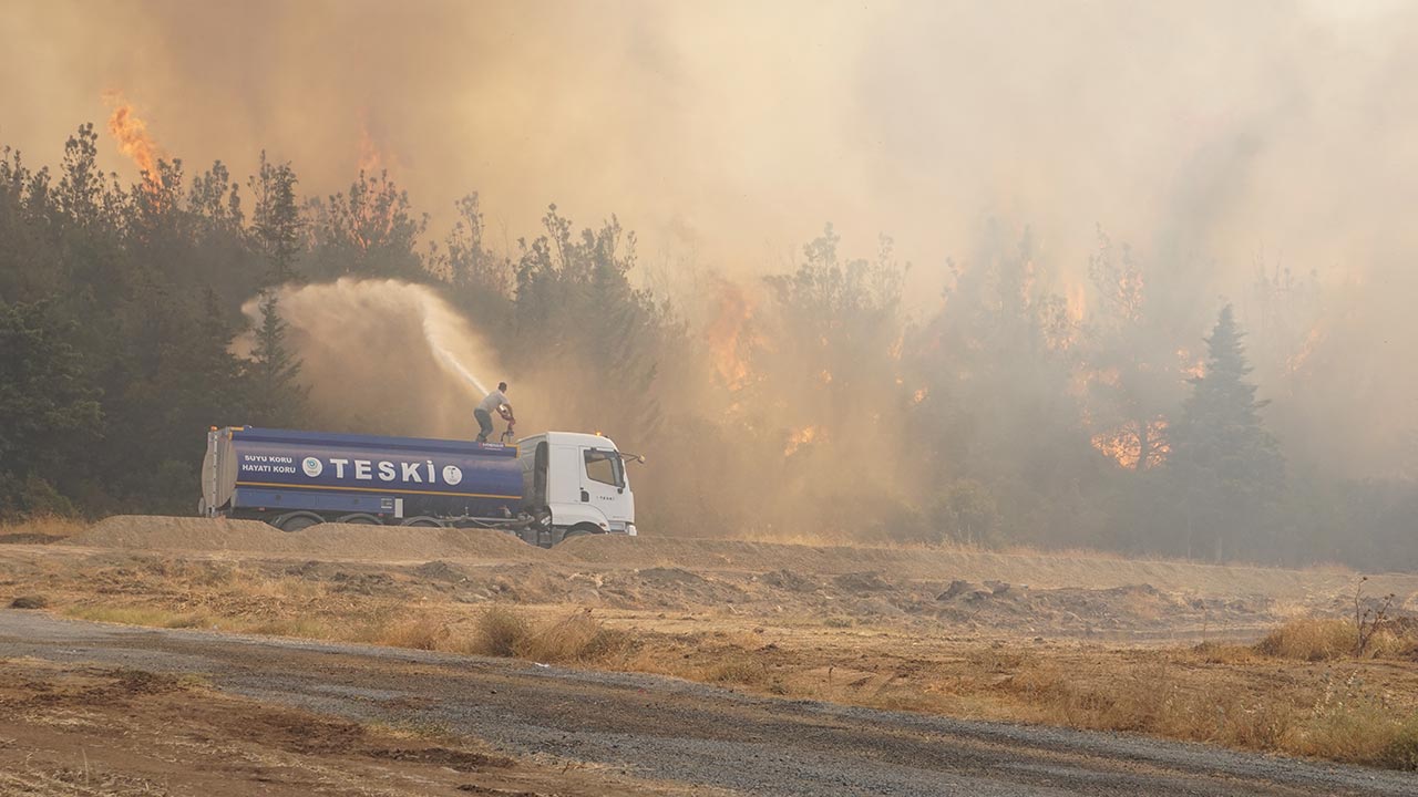 Foto - Tekirdağ ve Çanakkale yanıyor! Orman yangını otoyolu kapattı