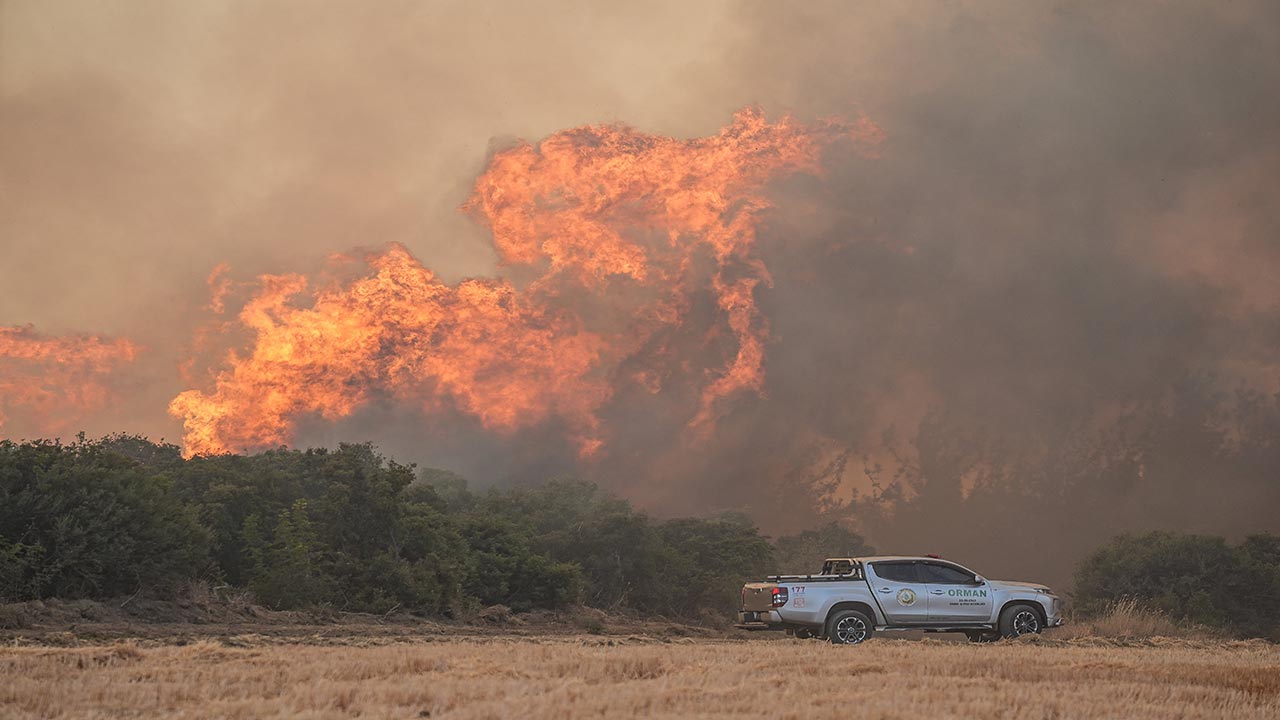 Foto - Tekirdağ ve Çanakkale yanıyor! Orman yangını otoyolu kapattı