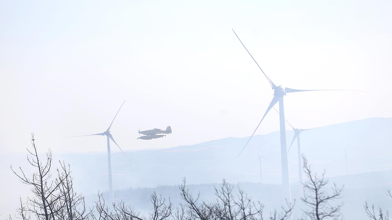 Tekirdağ ve Çanakkale yanıyor! Orman yangını otoyolu kapattı