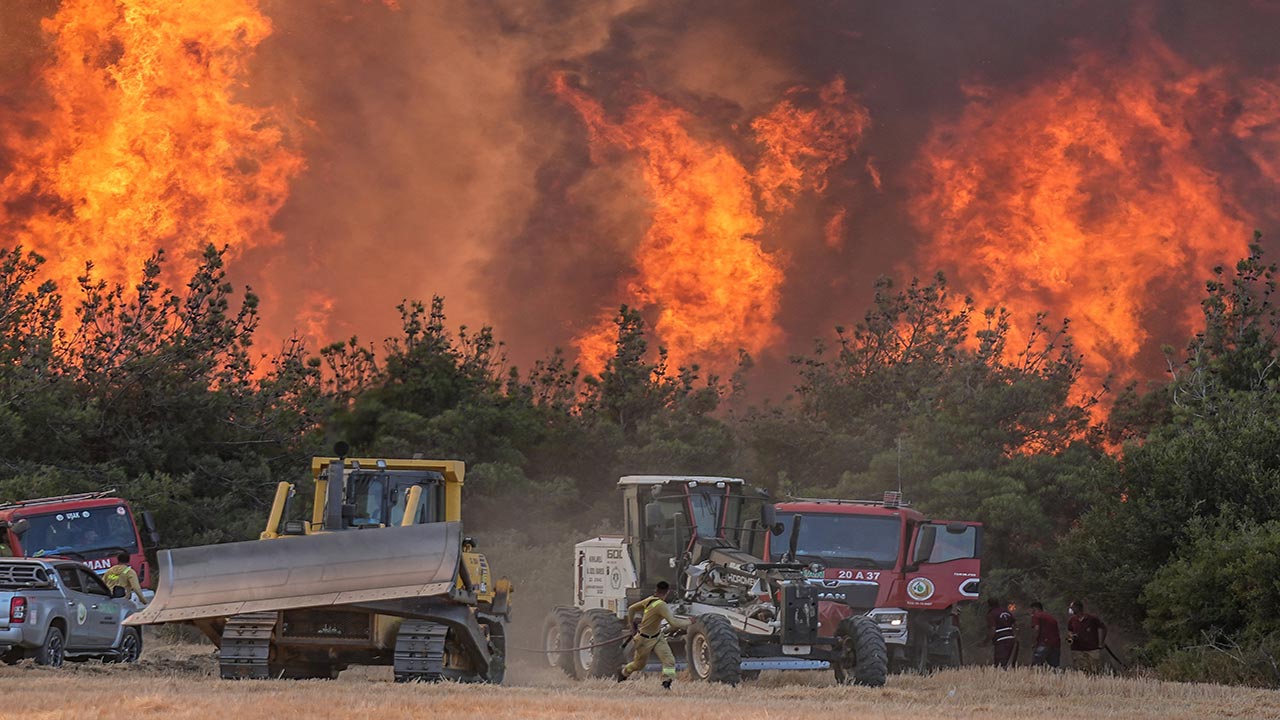 Foto - Tekirdağ ve Çanakkale yanıyor! Orman yangını otoyolu kapattı