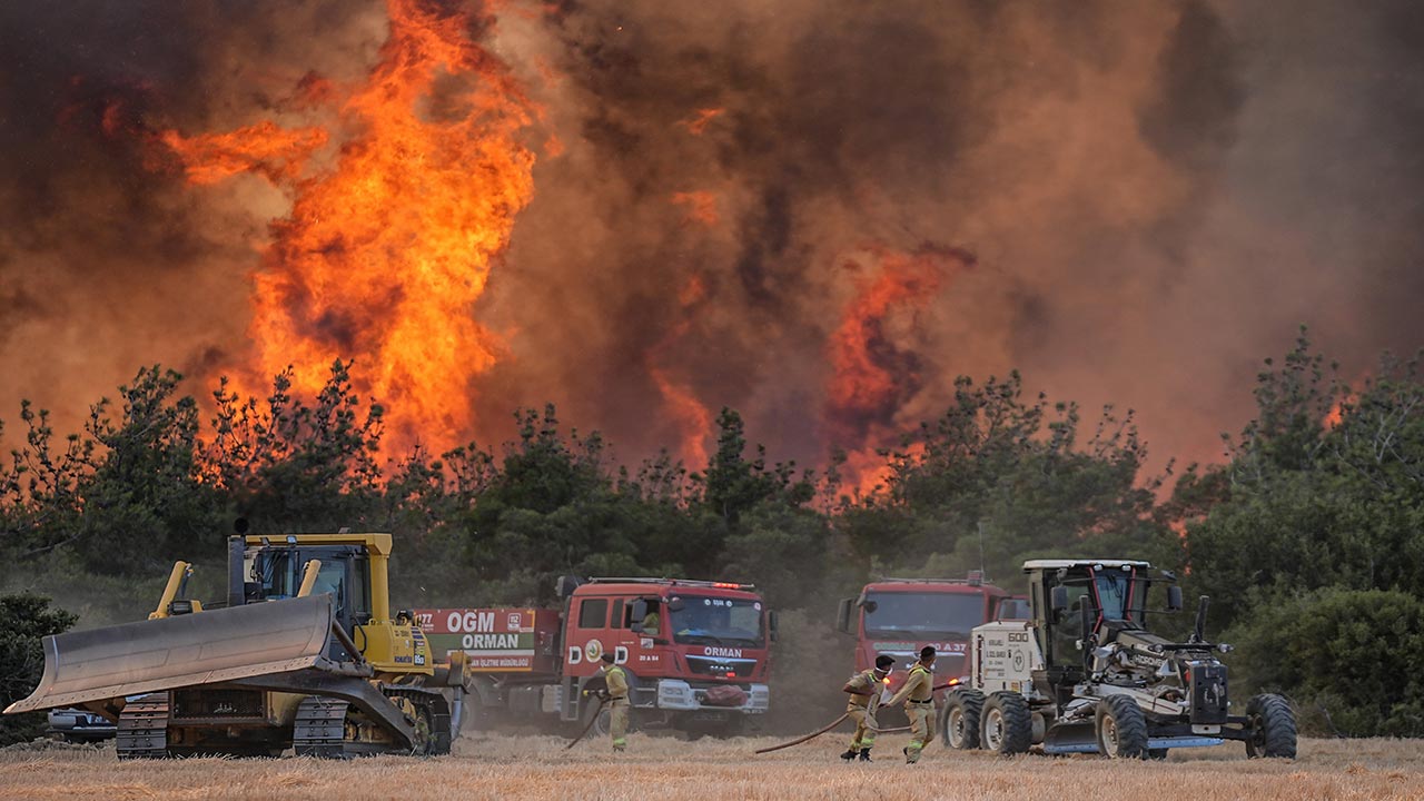 Foto - Tekirdağ ve Çanakkale yanıyor! Orman yangını otoyolu kapattı
