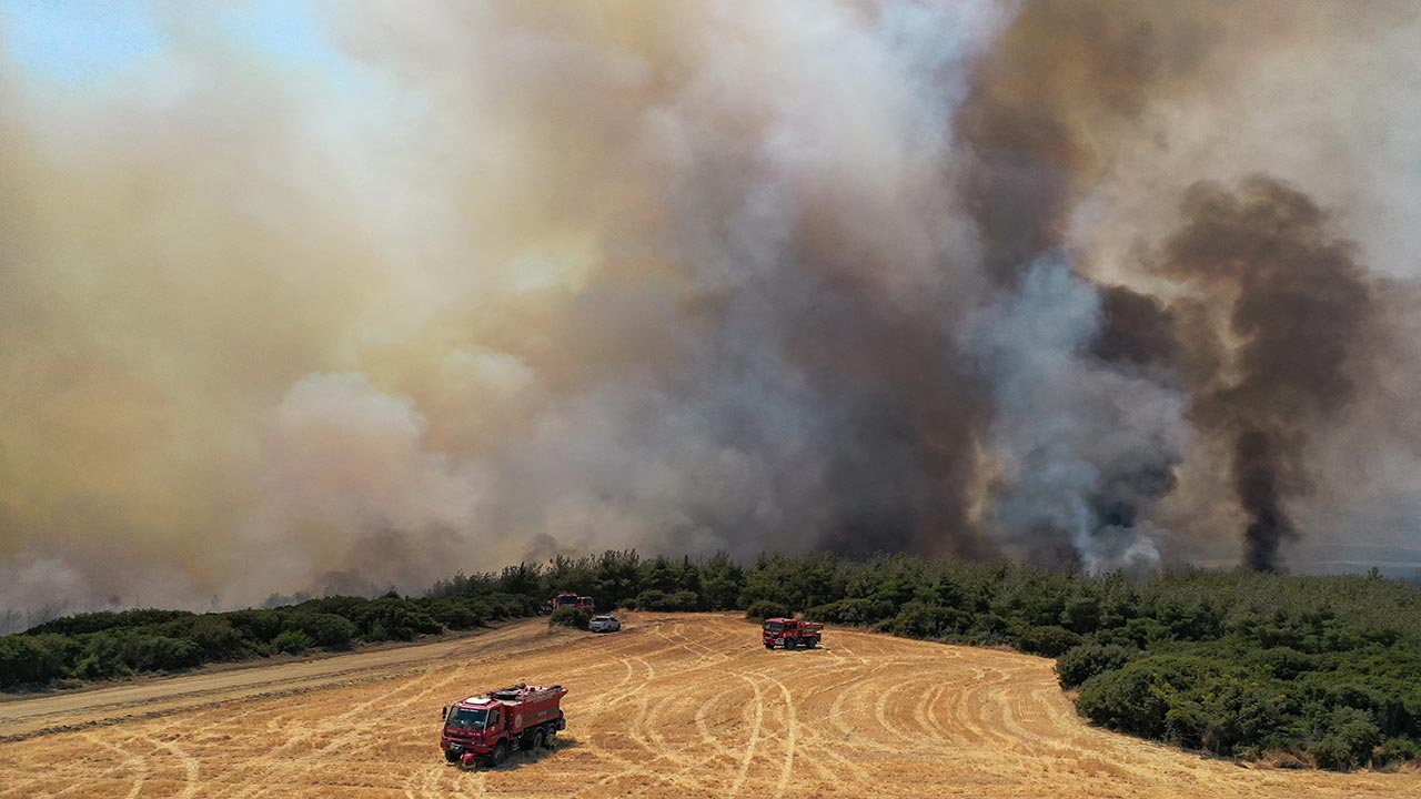Foto - Tekirdağ ve Çanakkale yanıyor! Orman yangını otoyolu kapattı