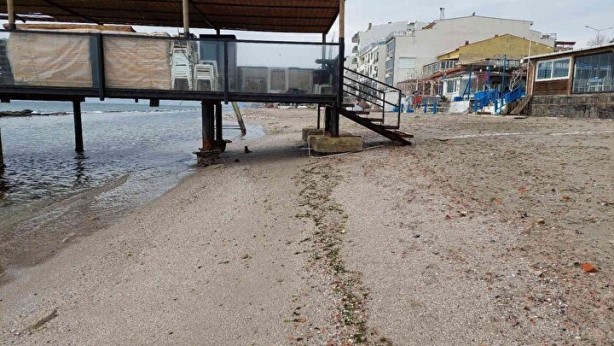 Tekirdağ'da deniz 15 metre çekildi! Kral yolu göründü