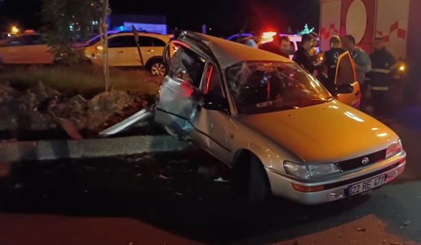 Foto - Tekirdağ'da iki otomobilin çarpıştığı kazada 4 kişi yaralandı