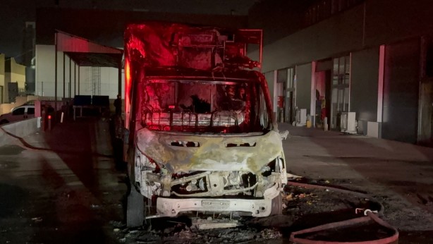 Foto - Tekirdağ'da kimyasal maddelerin bulunduğu depoda çıkan yangın söndürüldü