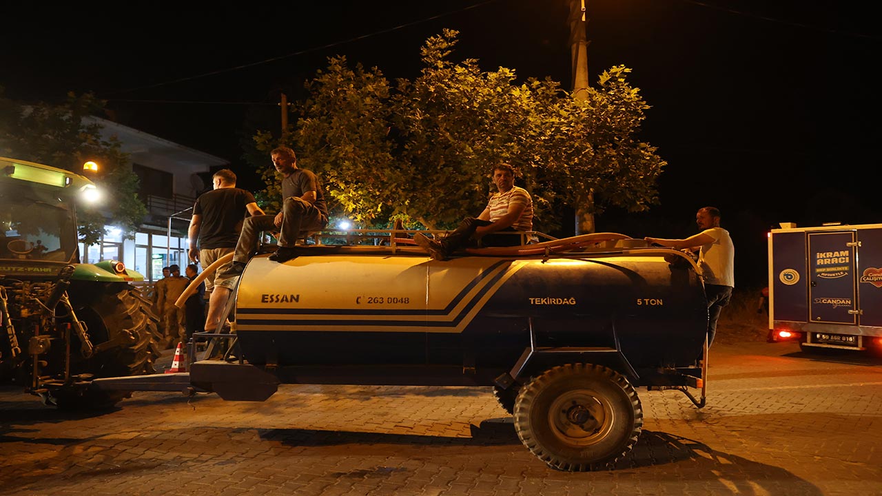 Foto - Tekirdağ’da korkutan yangın! Alevler ormandan yerleşim alanına yaklaşıyor