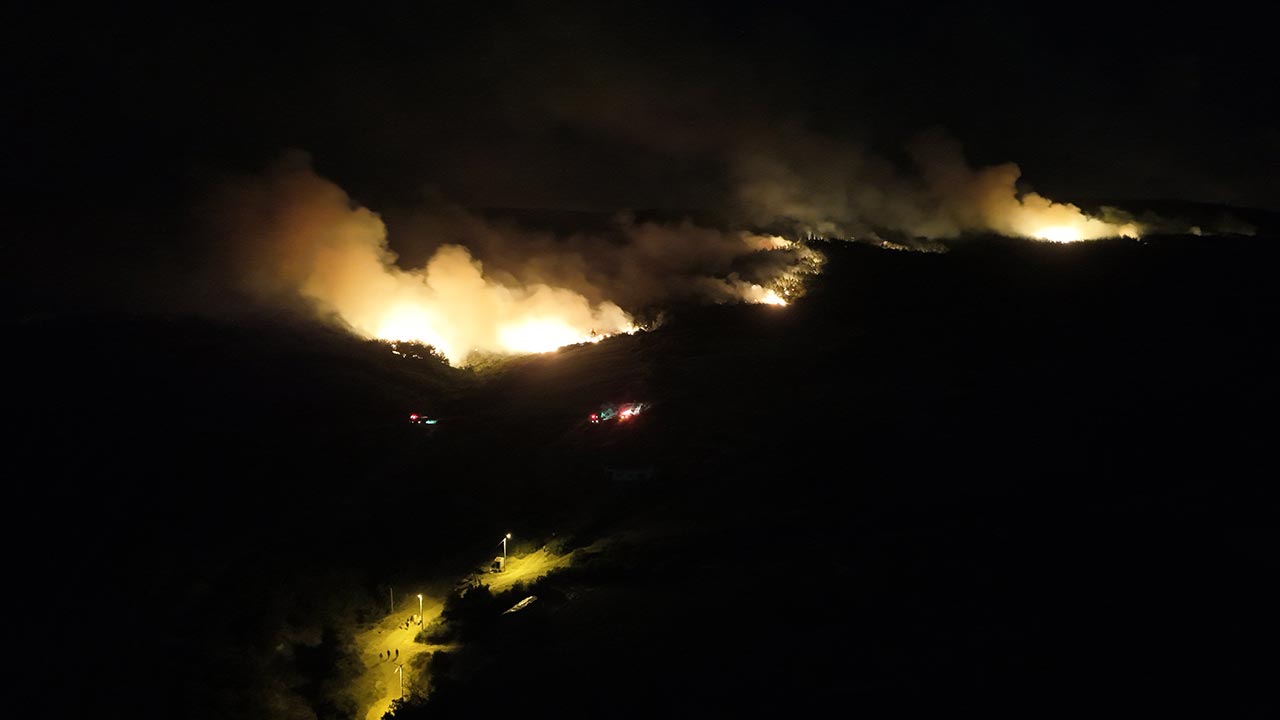 Foto - Tekirdağ’da korkutan yangın! Alevler ormandan yerleşim alanına yaklaşıyor