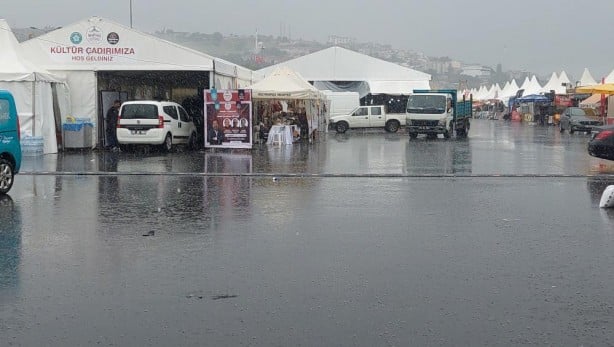 Tekirdağ'da şiddetli yağış hayatı felç etti!