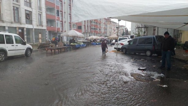 Foto - Tekirdağ'da sokaklar dereye döndü