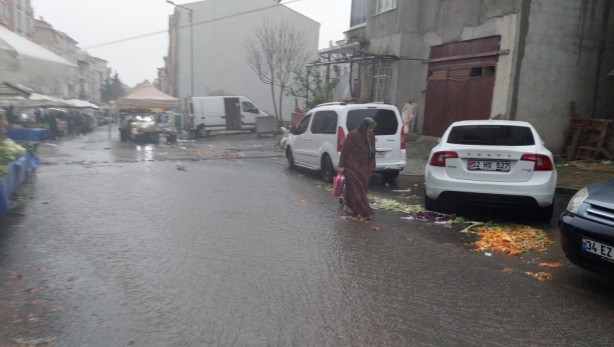 Foto - Tekirdağ'da sokaklar dereye döndü