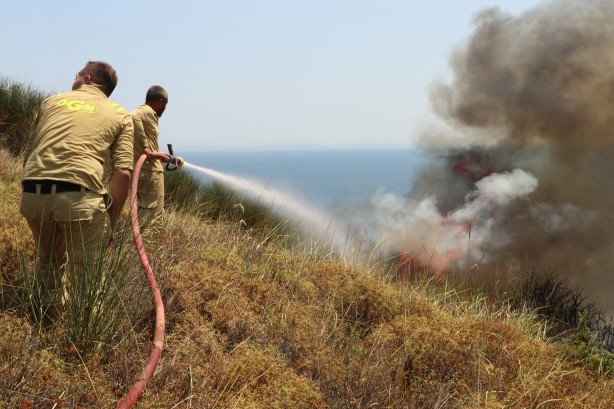 Foto - Tekirdağ’da yangın! Havadan ve karadan müdahale ediliyor