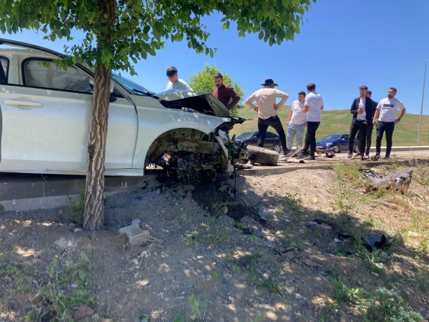 Foto - Tekman’da feci kaza: 2'si ağır 8 yaralı