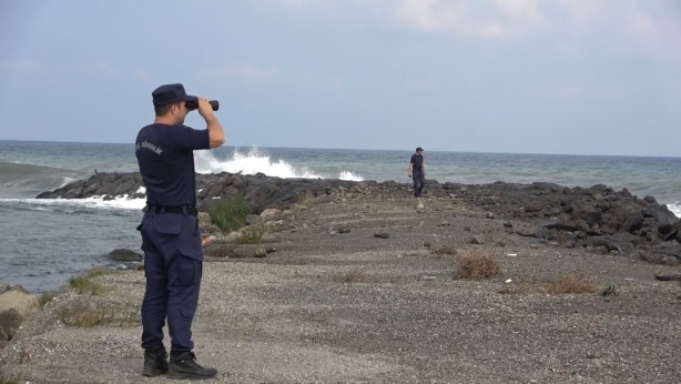 Foto - Tekne alabora oldu: Denizciyi arama çalışmaları devam ediyor