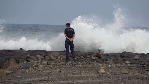 Tekne alabora oldu: Denizciyi arama çalışmaları devam ediyor
