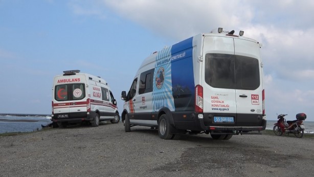 Foto - Tekne alabora oldu: Denizciyi arama çalışmaları devam ediyor